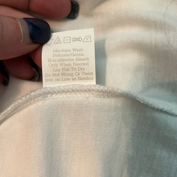 NWOT Sz Large Not Monday Emma White Short Sleeve T Shirt - Picture 10 of 10